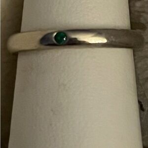 Tiffany & Co Silver Peretti Ring with an Emerald stone in mint condition size 7